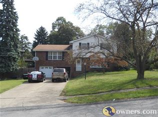 104 Lang Dr, Coraopolis, PA 15108