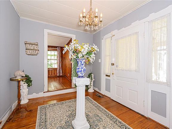5th image of 527 Moir St