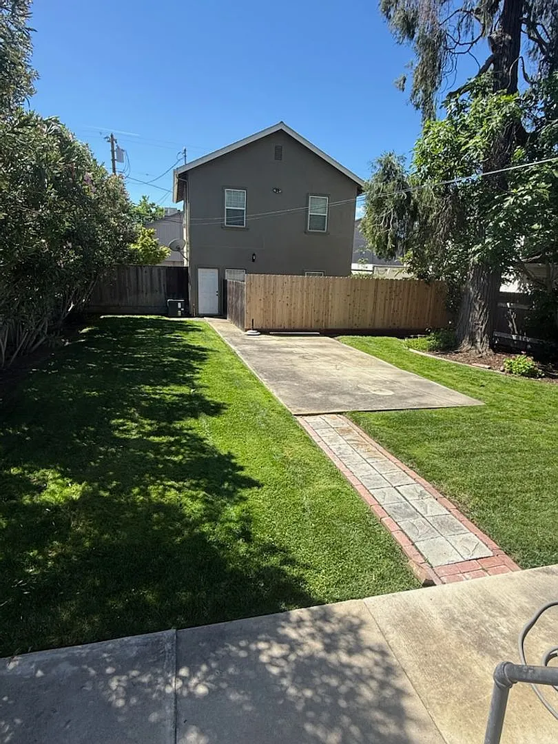 414 W Oak St Lodi, CA 95240 — Photo 4