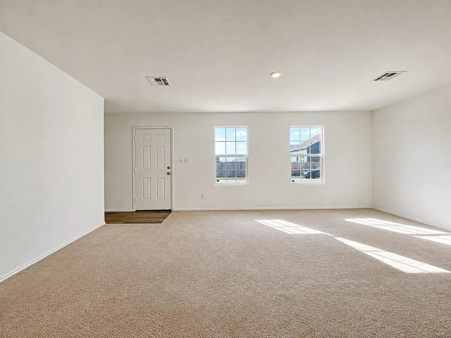 4 bed, 2.5 bath, 1879 sqft, $2,395 — Photo 3