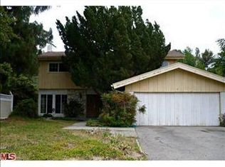8830 Farralone Ave, Canoga Park, CA 91304