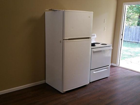 Appliances Included (Ref & Stove)