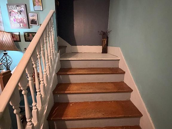 5th image of 112 Penn St