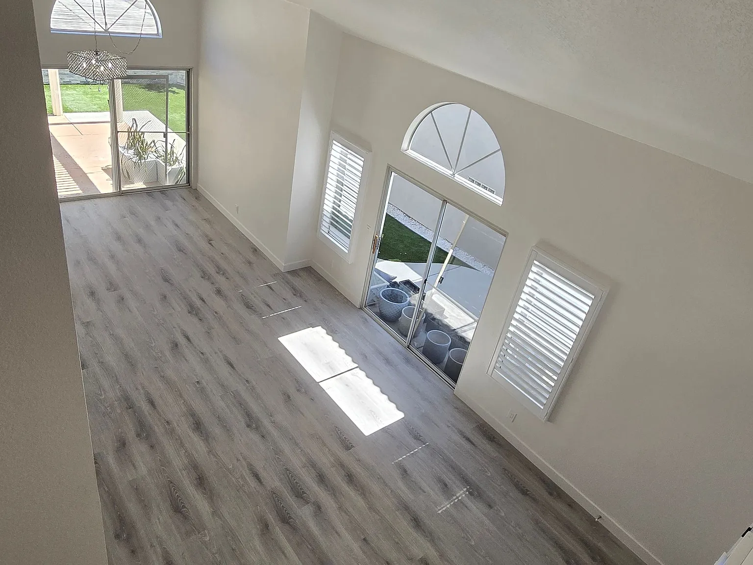 3 bed, 2.5 bath, 1722 sqft, $4,295 — Photo 3