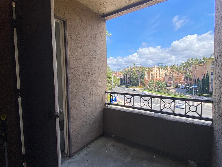 3550 Lebon Dr #6310 — Photo 35