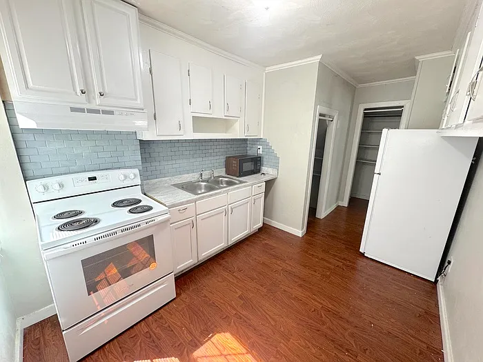 104 Cushing St #104 — Photo 7