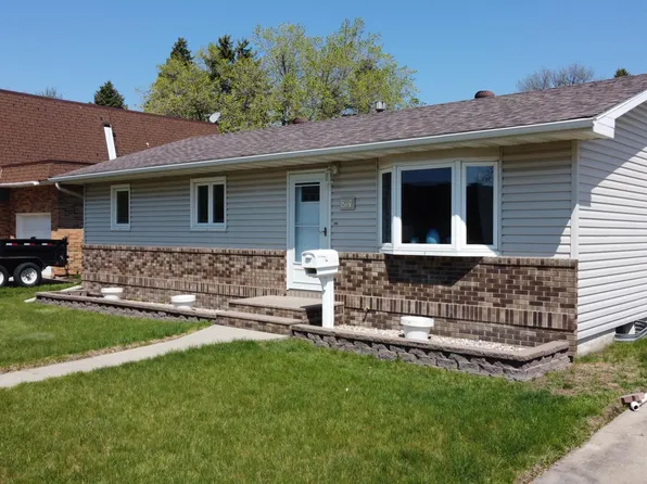 814 23rd Ave S, Moorhead, MN 56560