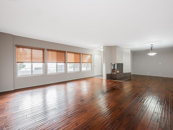 2nd image of 415 N Palm Dr APT 202