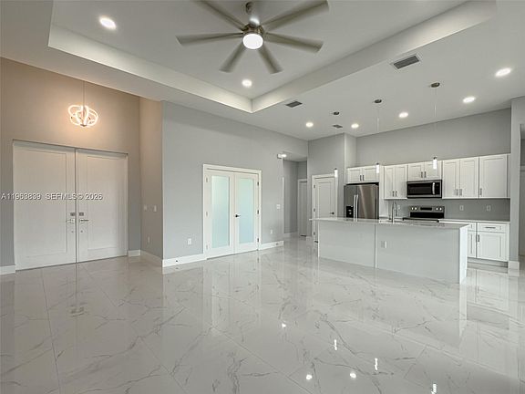 4th image of 417 Paddock St