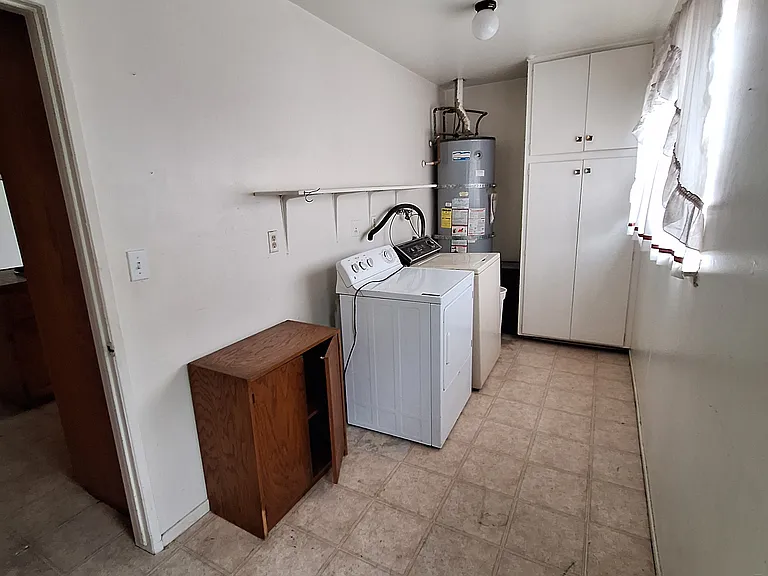 2822 E Alden Pl — Photo 5