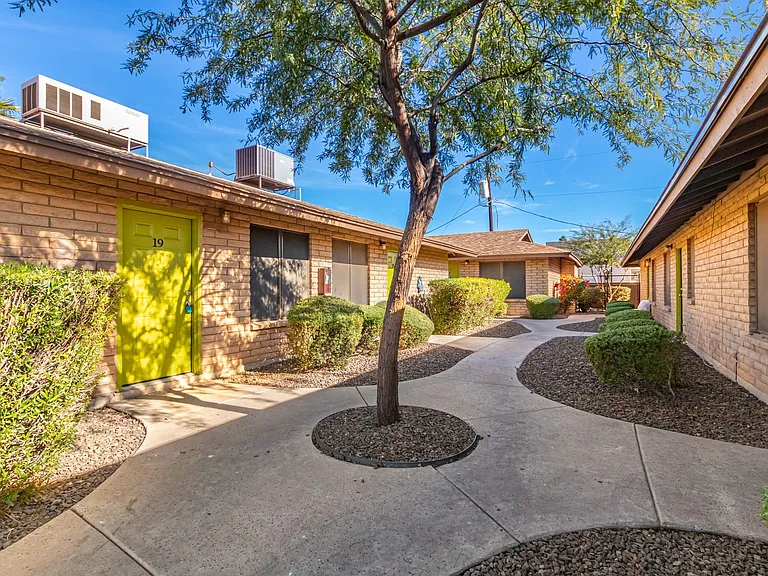 Garden-Style Living in Arcadia Lite | Move-In Specials Available — Photo 20