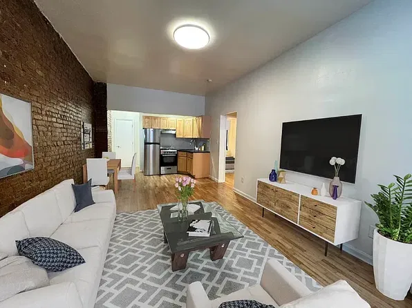 220 E 29th St, New York, NY
