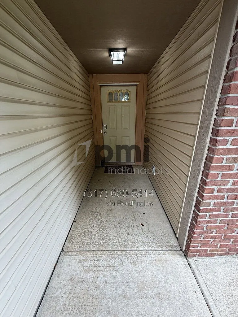 3 bed, 2.0 bath, 1216 sqft, $2,230 — Photo 3