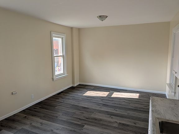 2nd image of 526 Chestnut St APT 2