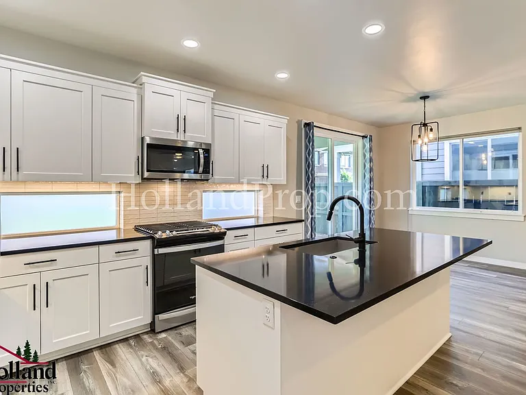 6503 SE Provence St — Photo 10