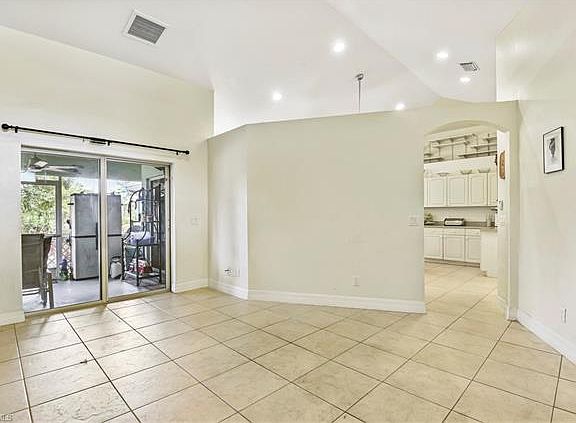 4th image of 3219 NE 15th Ave