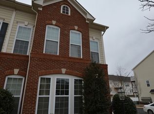 19475 Promenade Dr, Leesburg, VA 20176