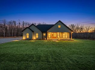 1458 Taylor Place Rd, Jamestown, TN 38556