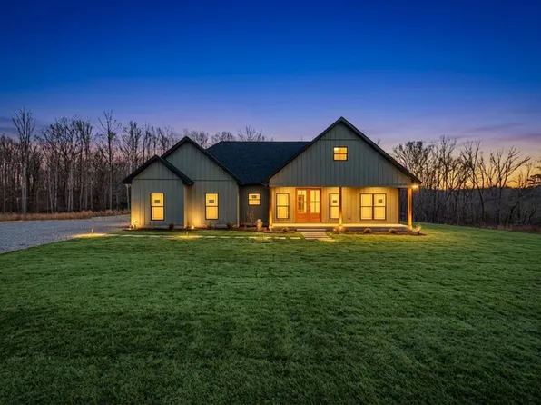 1458 Taylor Place Rd, Jamestown, TN 38556