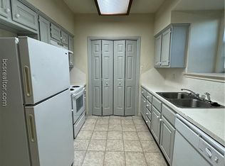 400 Nagle St APT 304, College Station, TX 77840