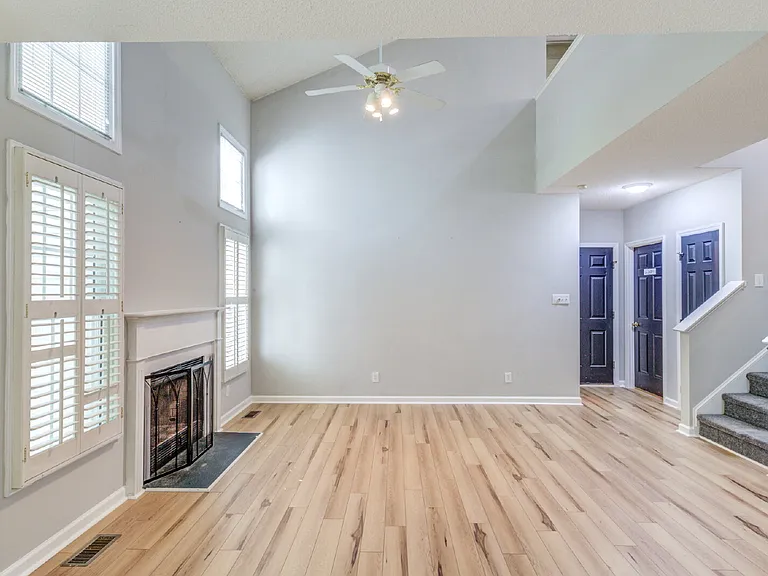 103 Unaka Ct — Photo 19