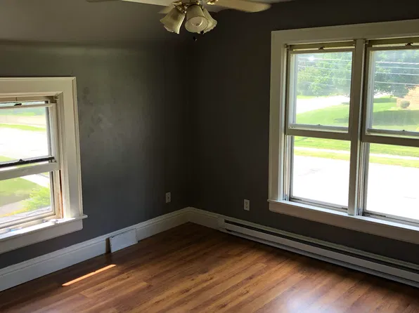 740 8th St #1/2, Baraboo, WI 53913