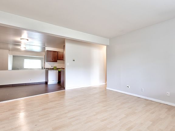 5th image of 640 E Liberty St APT 105