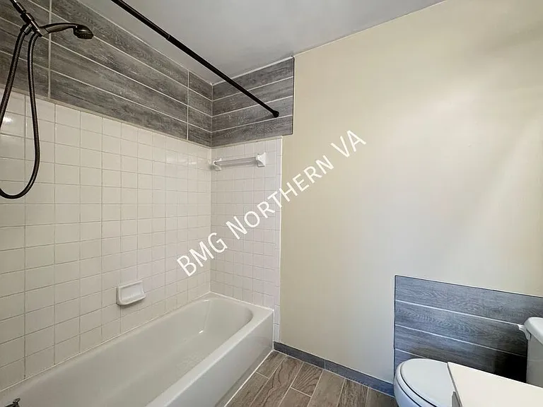 10230 Magnolia Grove Dr — Photo 16