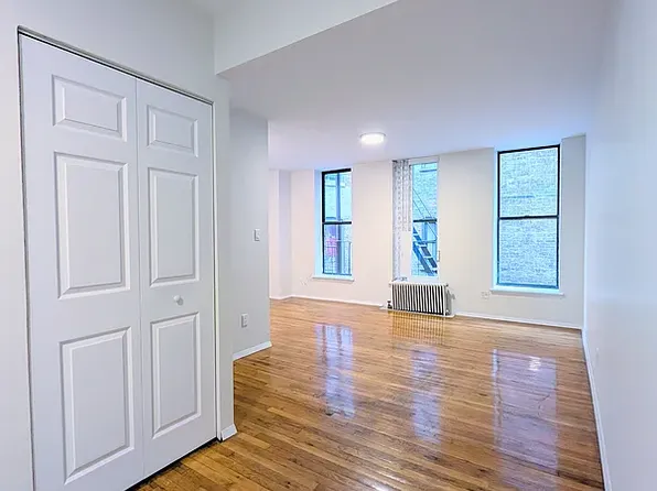 951 Amsterdam Avenue image 1 of 6