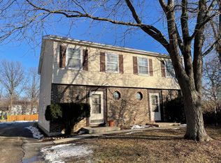 952 N Brainard St, Naperville, IL 60563