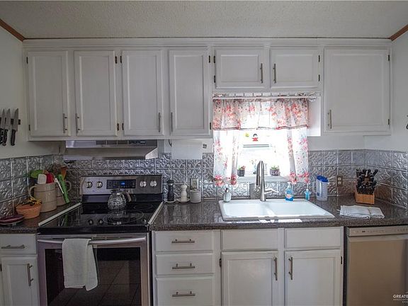 5th image of 3126 San Jacinto Dr