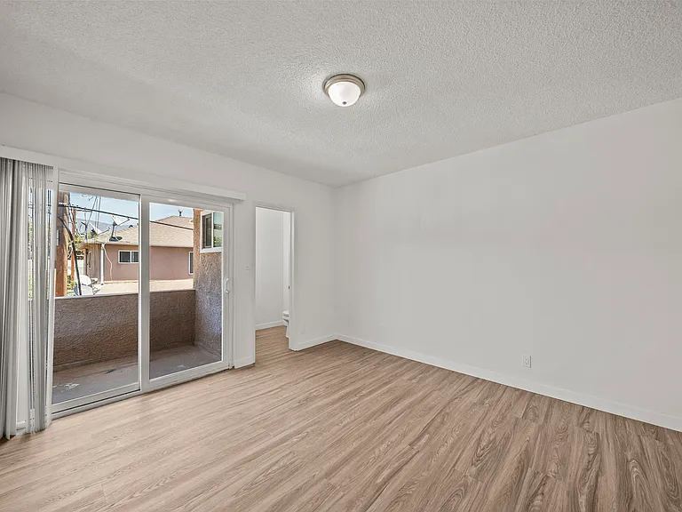 231 Justin Ave #7 — Photo 10