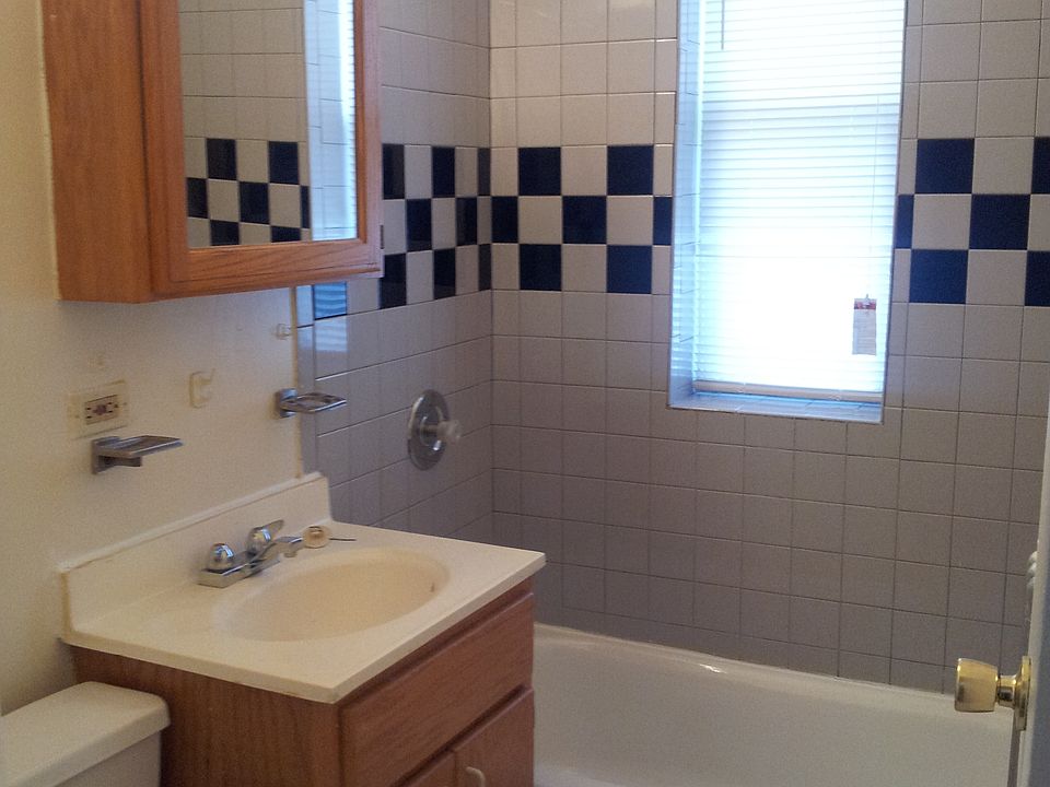 2nd image of 5135 S Blackstone Ave APT 301