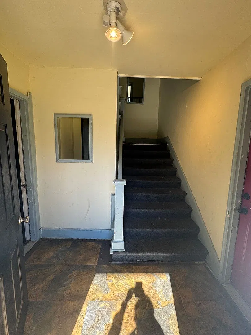 713 E. Warren St. — Photo 3