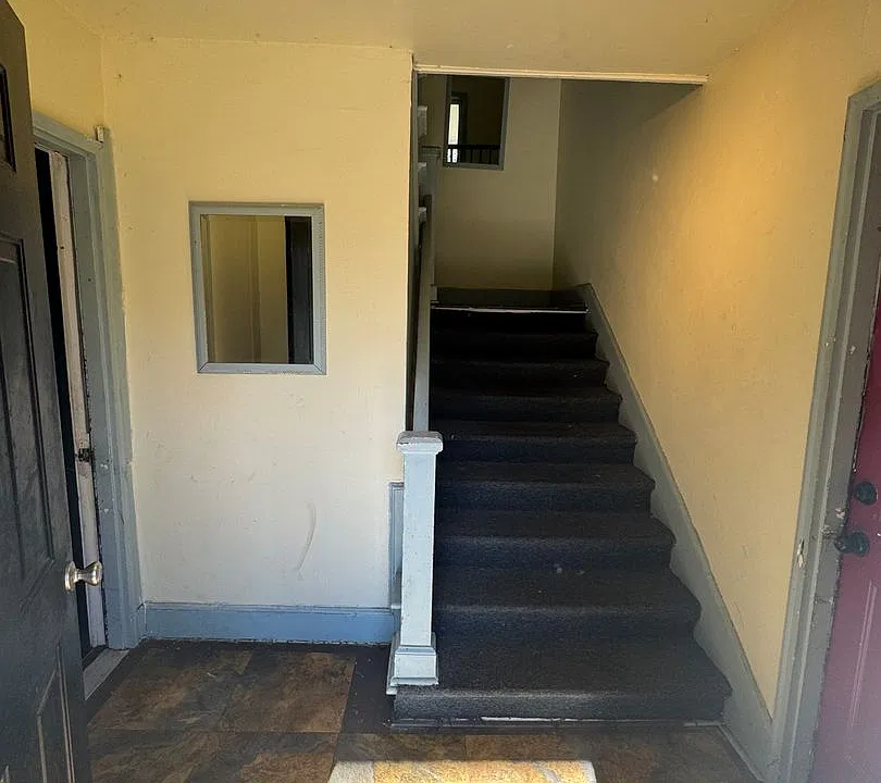 Building Photo 3