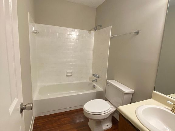 5th image of 2502 Hidden Cove Ct APT B