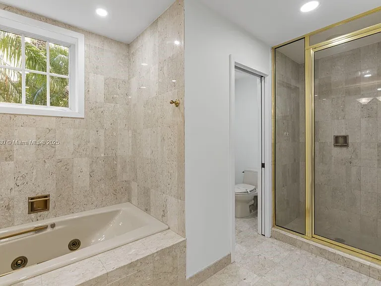19217 Fisher Island Dr #19217 — Photo 23