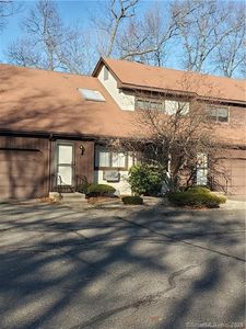 649 Middle Tpke E APT B, Manchester, CT, 06040
