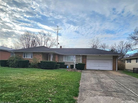 2nd image of 1353 Oakdale Dr NW