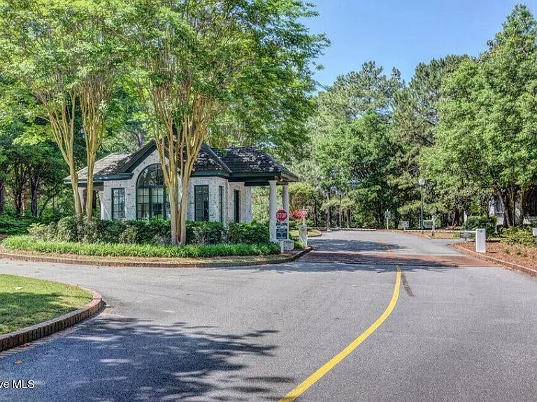 8825 Sawmill Creek Ln — Photo 25