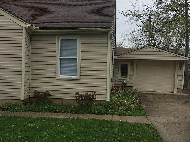 21670 Tulane Ave — Photo 26