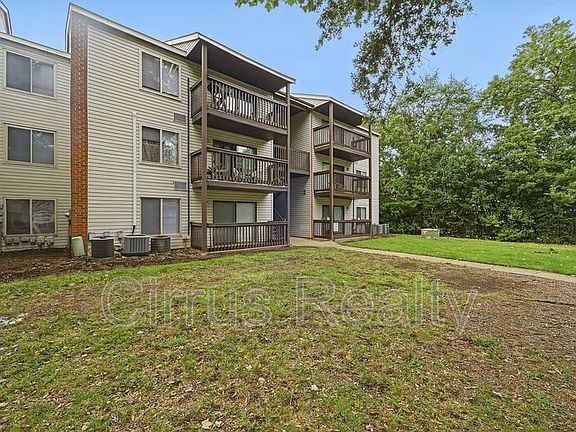 2nd image of 124 Wells Ct