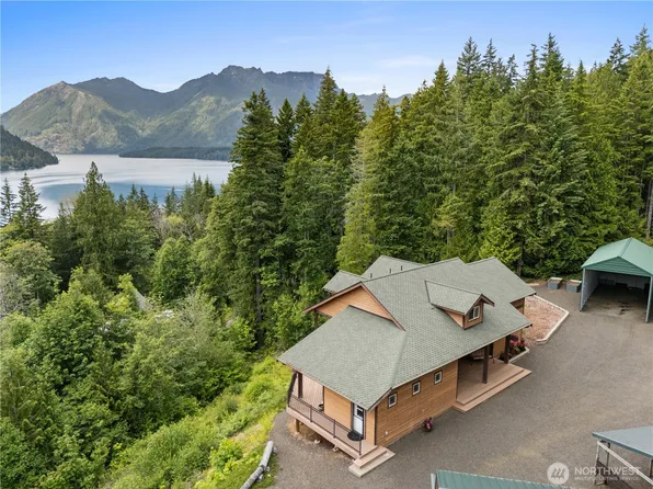 5786 N Lake Cushman Road, Hoodsport, WA 98548