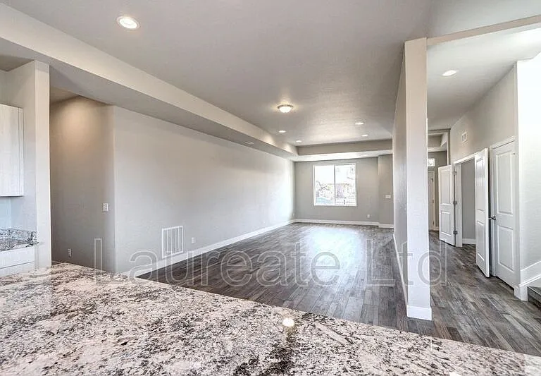 1433 S Kenton St — Photo 5
