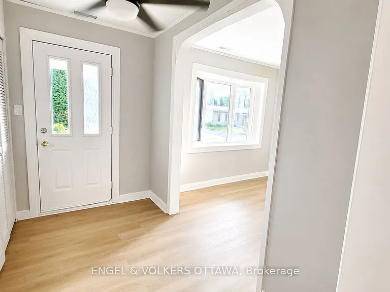 728 Laval St — Photo 12