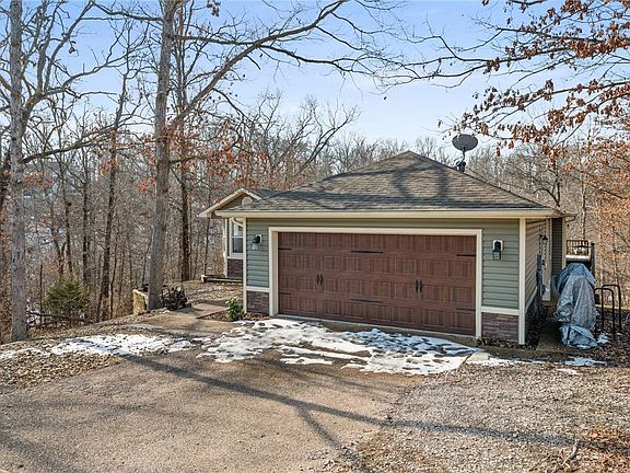 3rd image of 61 Argyll Dr