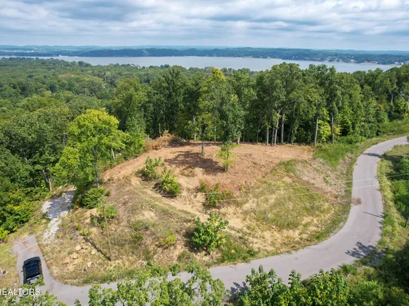 102 Ridgeline Trl, Dandridge, TN 37725