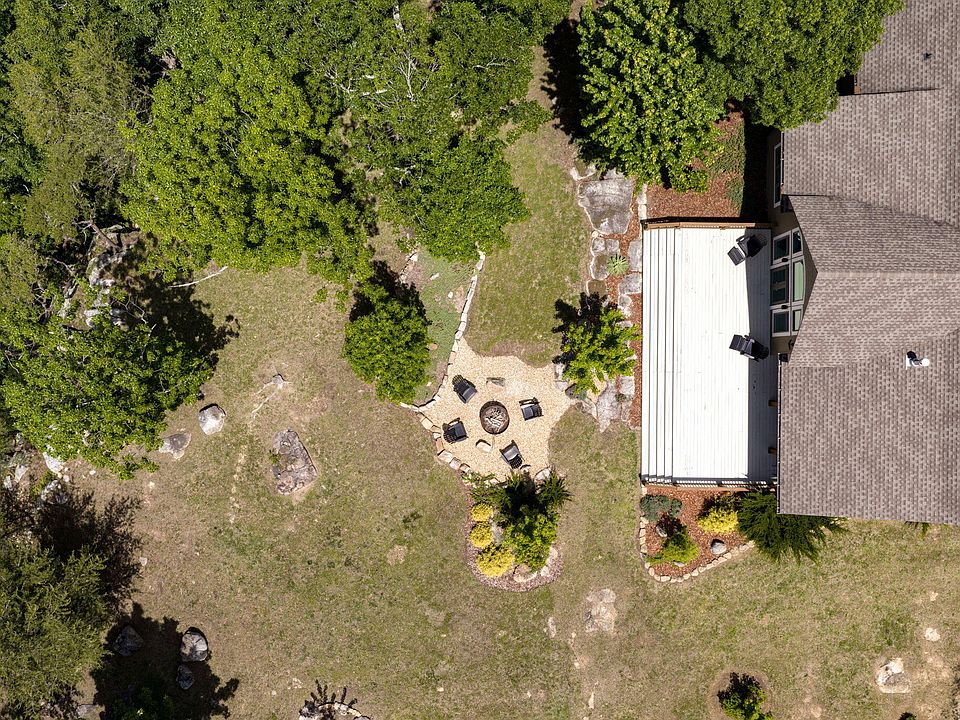 82nd image of 3099 Sunset Dr