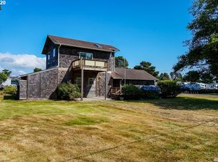 104 12th St NE, Long Beach, WA