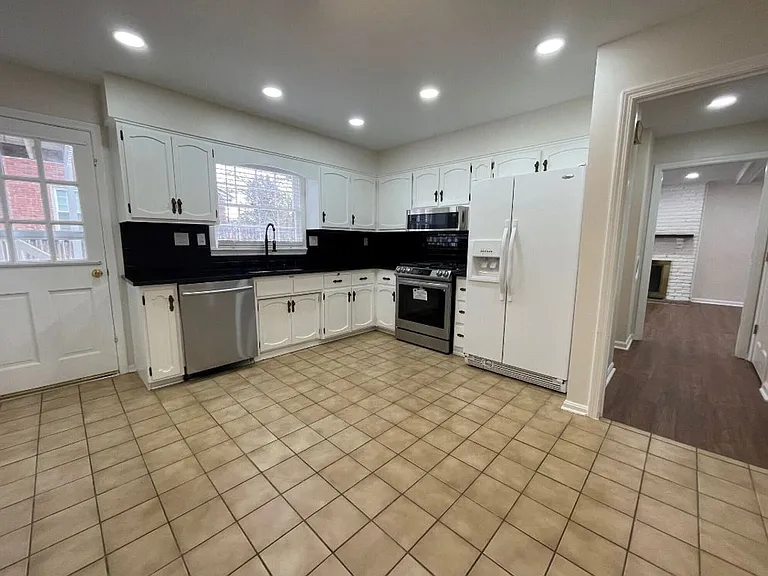 10806 Dartford Pl — Photo 8